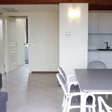 Апартаменты Lugana Resort & Sporting Club Пескьера-дель-Гарда